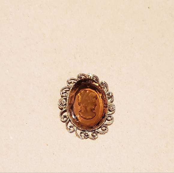Vintage Intaglio Glass Amber Cameo Pendant - Picture 8 of 11